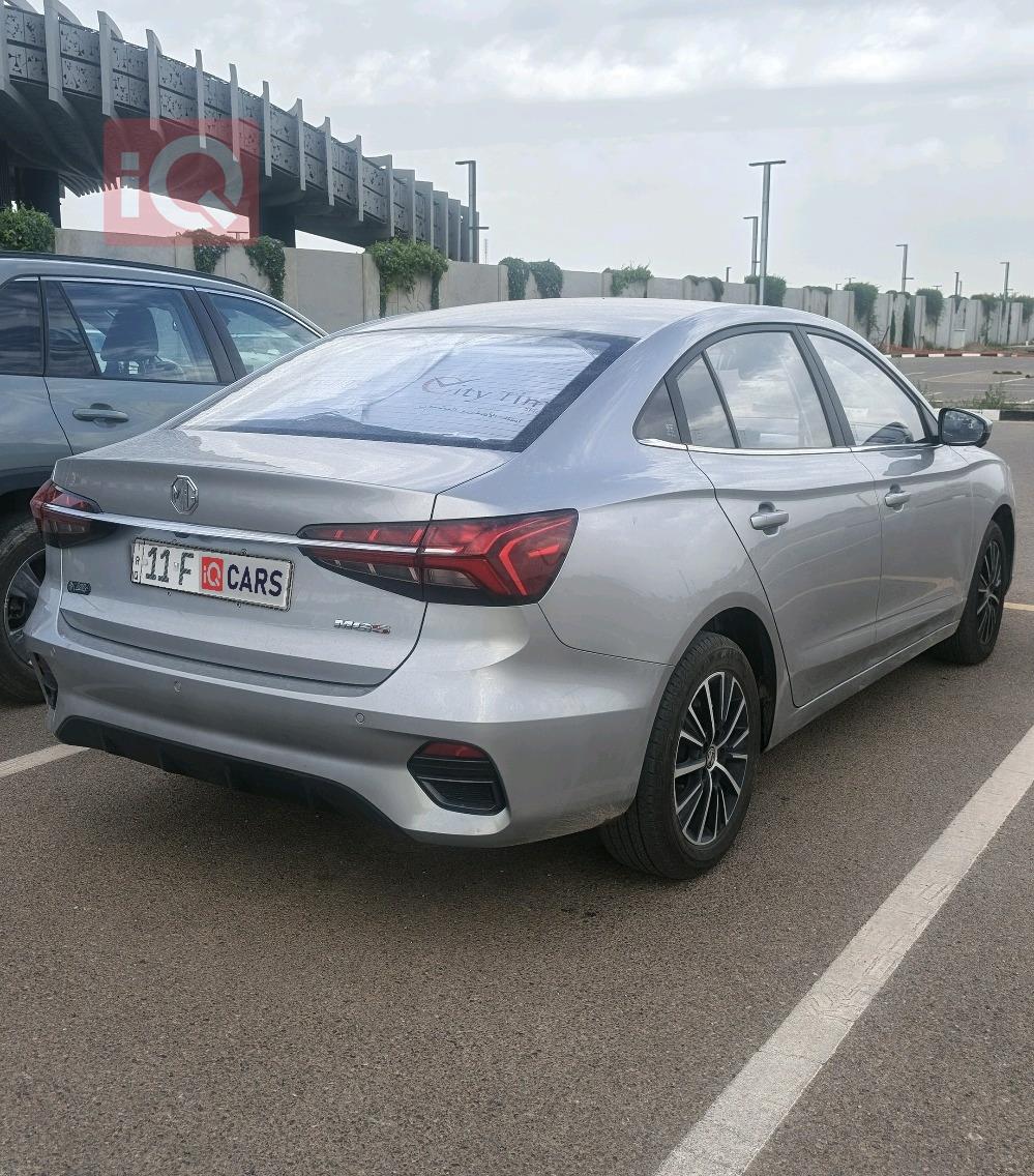 MG 5 Plus